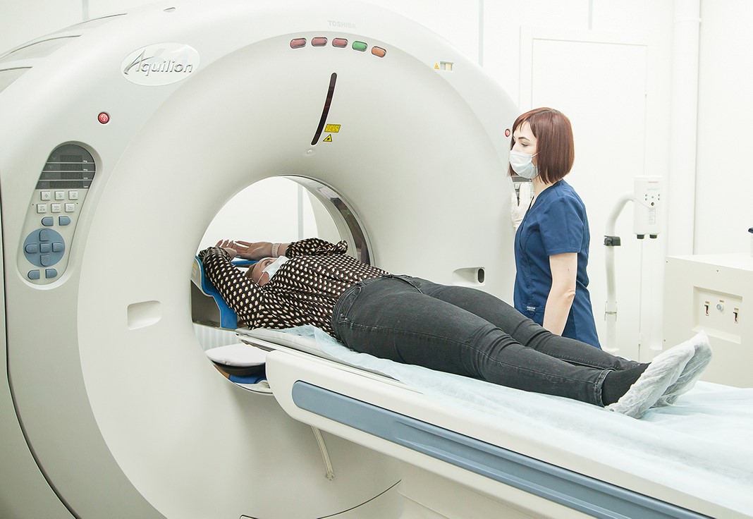 Магнитно резонансная томография как делают. Компьютерная томография (кт). Мрт. Магнитно резонансная томография головы. Кт томограф головы.